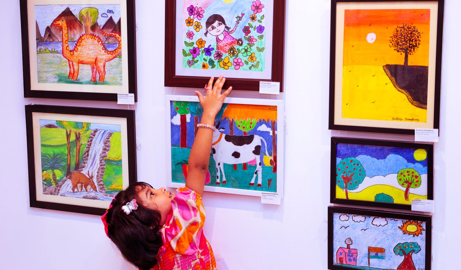 Children and families inside the art gallery