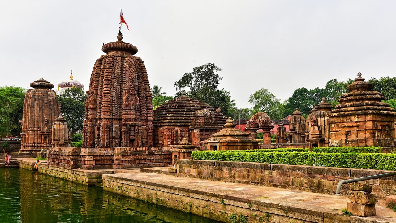 Experience the Mukteswara Temple in Bhubaneswar