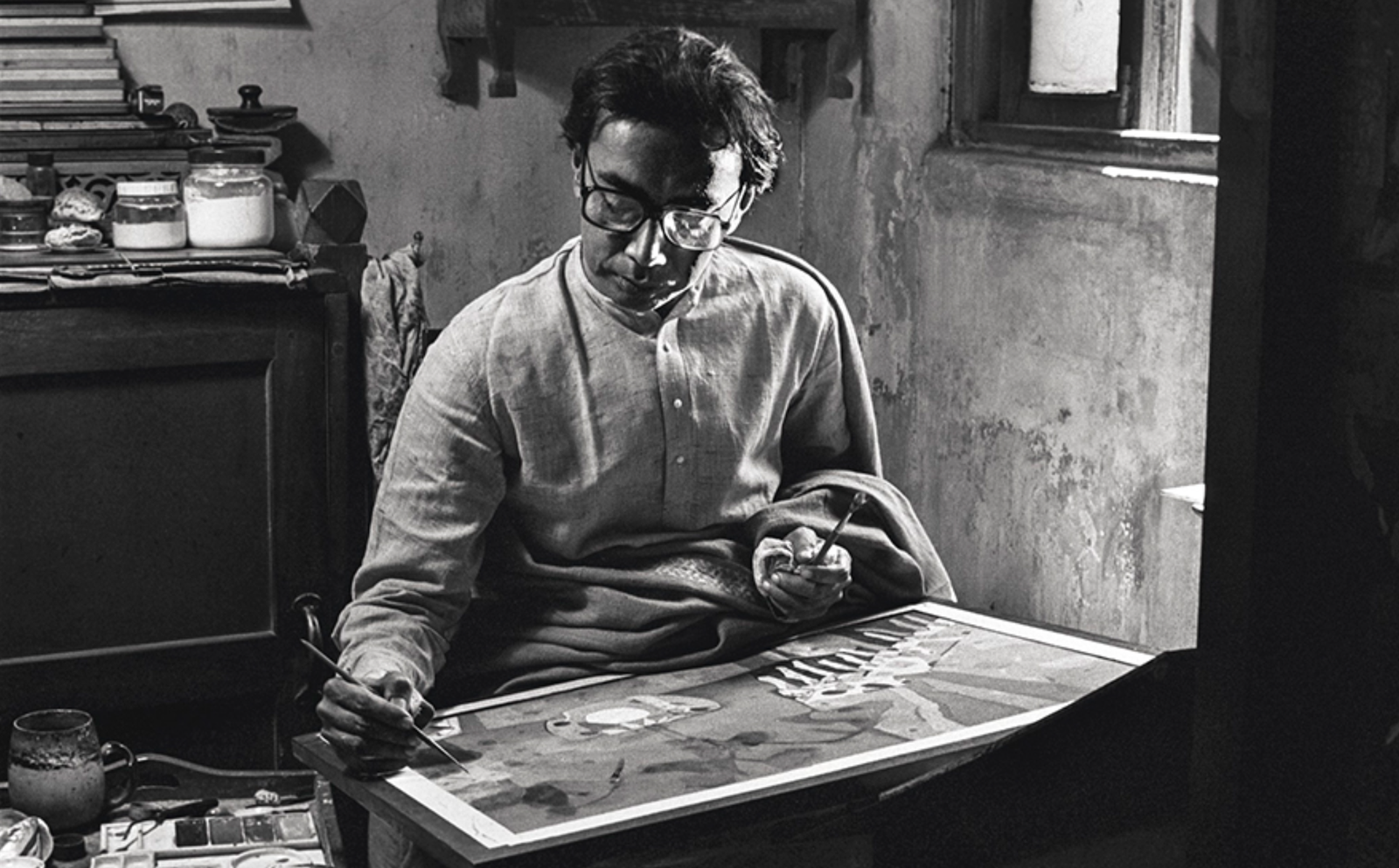 Ganesh Pyne photographed by Veena Bhargava, Kaviraj, in 1984. Copyright Veena Bhargava. Image courtesy Akar Prakar