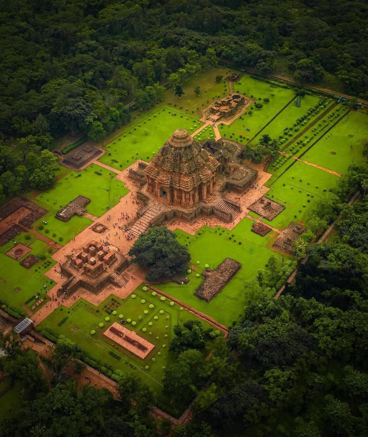 Konark Sun Temple: Architecture, Iconography, and Sacred Symbolism in Medieval India 4 Konark Sun Temple From Aerial View
