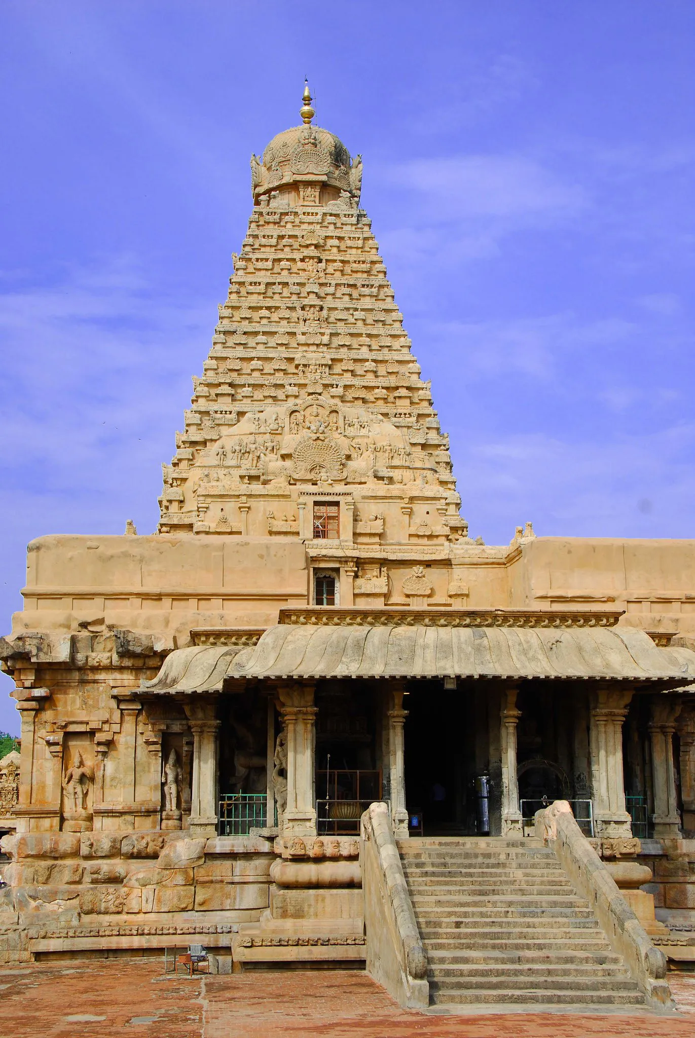 Brihadeeswara Temple, Thanjavur: Chola Architecture and the Grammar of Sacred Geometry 11 k Brihadesvara Temple Tanjavur India